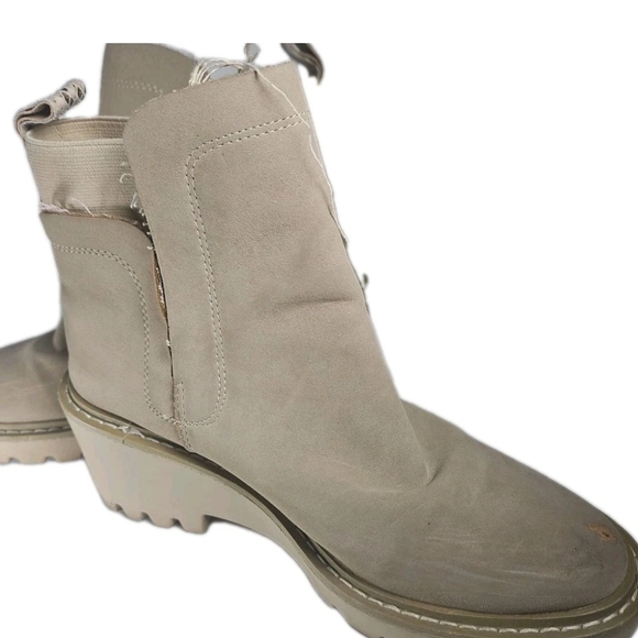 Elegant Beige Ankle Boots - Picture 6 of 14